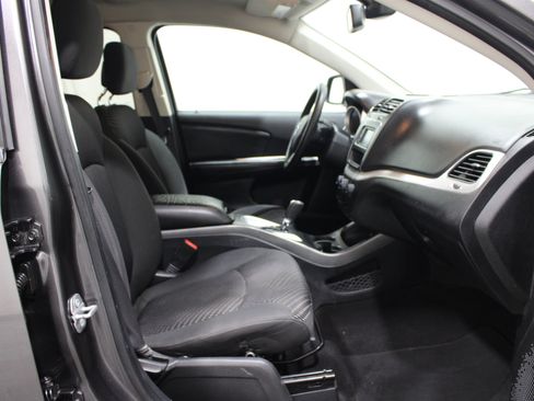 Used 2018 Dodge Journey SE w/ Blacktop Package FWD image 22