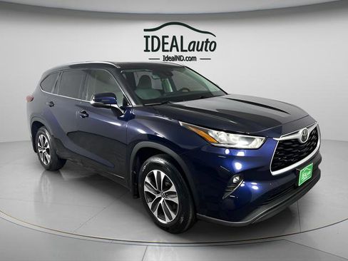 Used 2020 Toyota Highlander XLE image 1