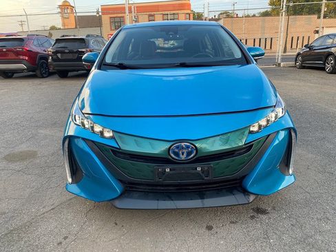 Used 2017 Toyota Prius Prime Plus FWD image 3