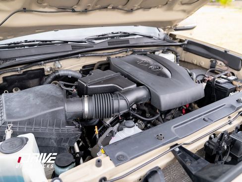 Used 2016 Toyota Tacoma TRD Off-Road image 41