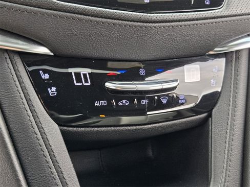 Used 2020 Cadillac XT5 Premium Luxury image 21