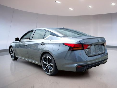 Used 2024 Nissan Altima 2.5 SR FWD image 3