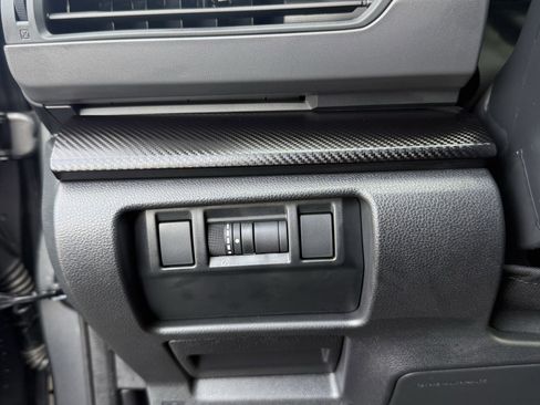 Used 2025 Subaru Crosstrek 2.0i Premium image 25