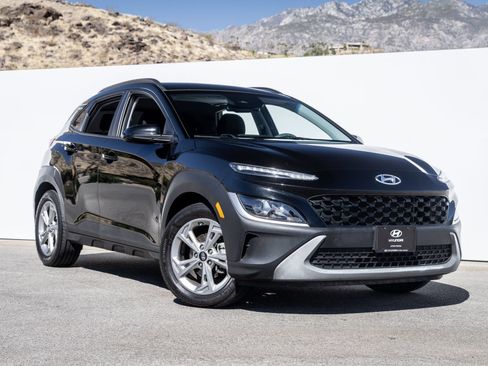 Used 2023 Hyundai Kona SEL w/ Convenience Package FWD image 5