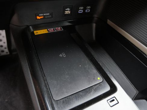 Certified 2025 Toyota Camry SE FWD image 33