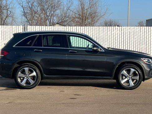 Used 2022 Mercedes-Benz GLC 300 4MATIC image 3