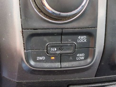 Used 2021 RAM 1500 Classic SLT AWD/4WD image 26