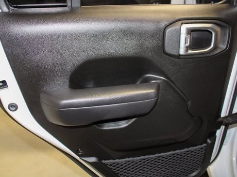 Used 2024 Jeep Wrangler Unlimited image 20