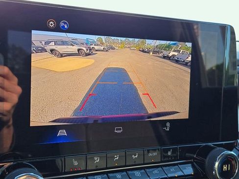 Used 2026 Chevrolet Colorado LT RWD image 16