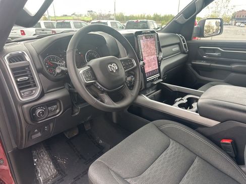 Used 2025 RAM 1500 Big Horn AWD/4WD image 3