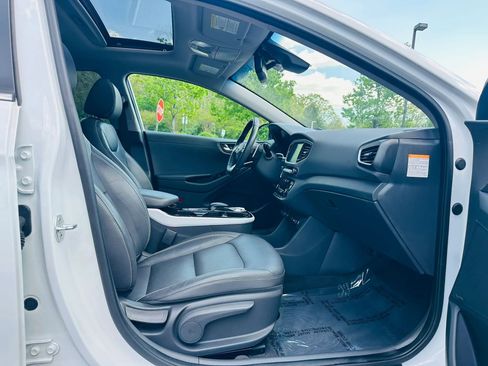 Used 2019 Hyundai Ioniq Limited FWD image 11