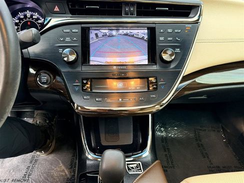 Used 2013 Toyota Avalon Limited w/ Technology Pkg FWD image 36
