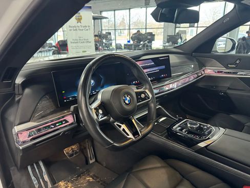 Used 2024 BMW 740i image 18