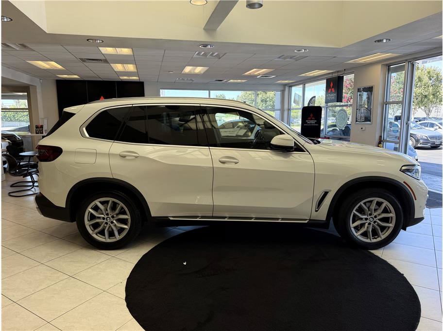 Used 2023 BMW X5 sDrive40i w/ Parking Assistance Package RWD image 4