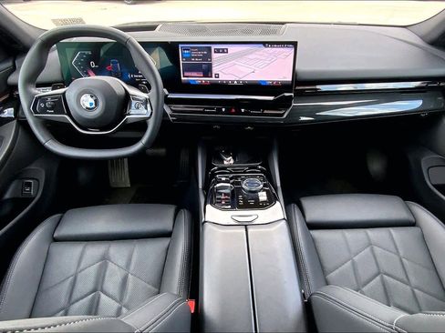 Used 2025 BMW 530i image 15