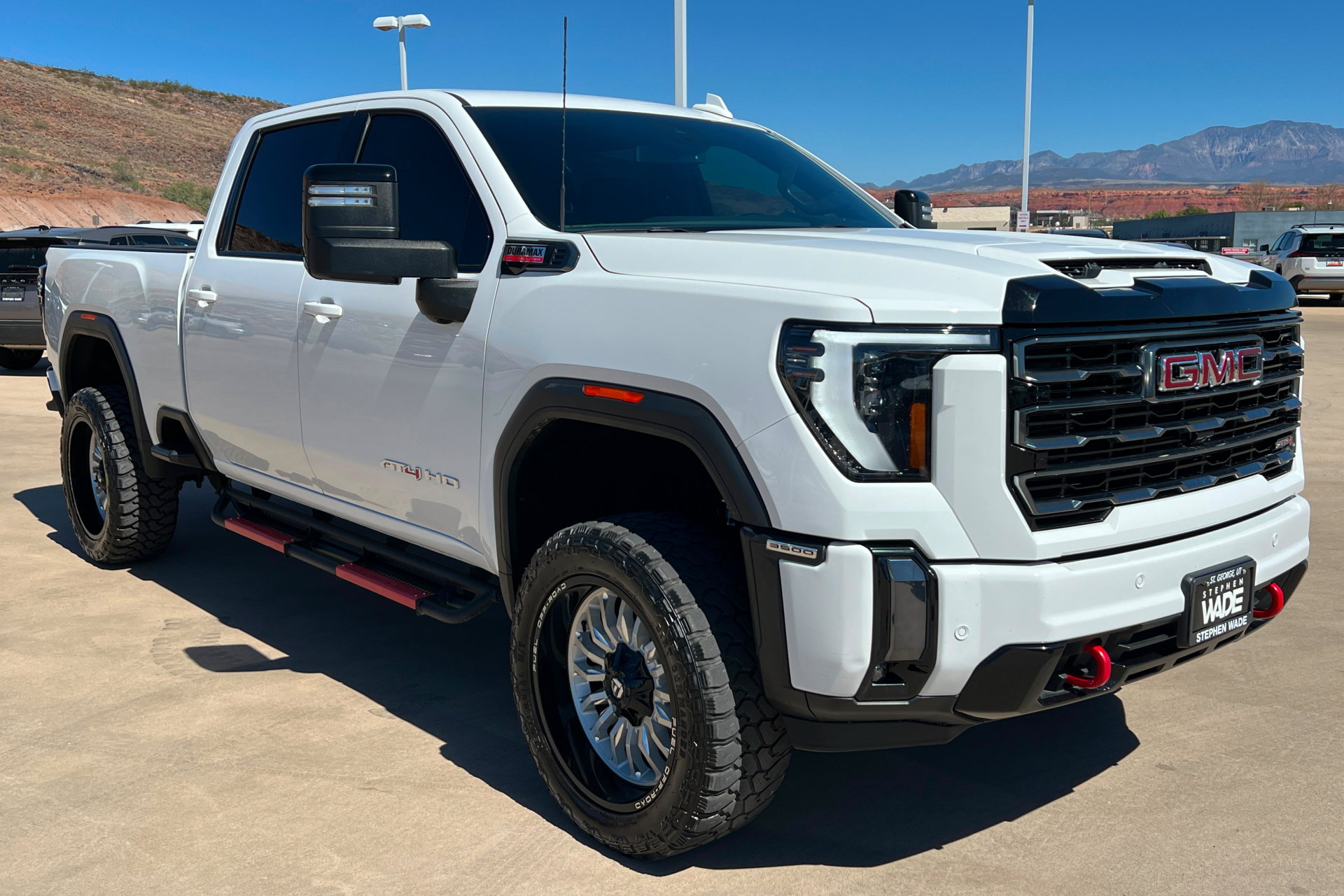 Used 2024 GMC Sierra 3500 AT4 AWD/4WD image 8