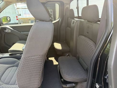 Used 2017 Nissan Frontier SV AWD/4WD image 23