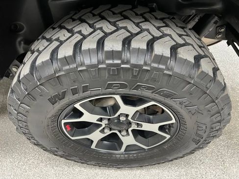 Used 2021 Jeep Wrangler Unlimited Rubicon w/ Cold Weather Group image 16