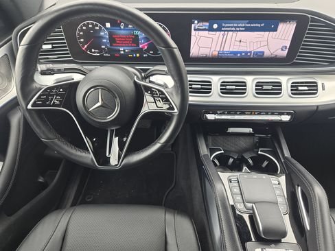 Used 2025 Mercedes-Benz GLS 450 4MATIC image 30
