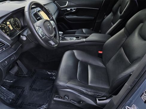 Used 2020 Volvo XC90 T6 Momentum image 22