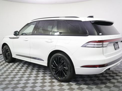New 2026 Lincoln Aviator Reserve w/ Jet Appearance Package AWD/4WD image 3