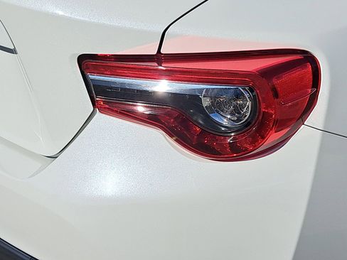 Used 2020 Toyota 86 RWD image 34