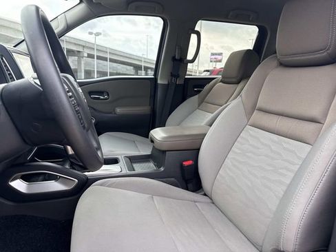 Used 2022 Nissan Frontier SV AWD/4WD image 7