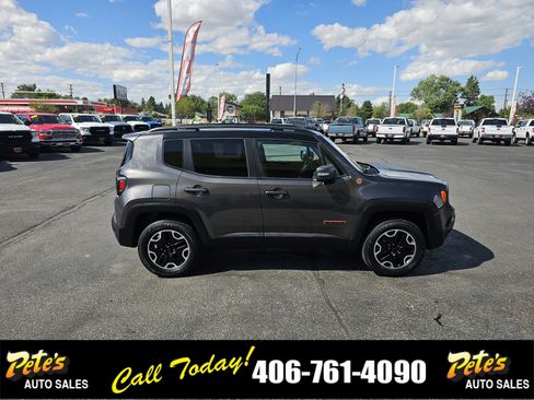 Used 2017 Jeep Renegade Trailhawk image 5