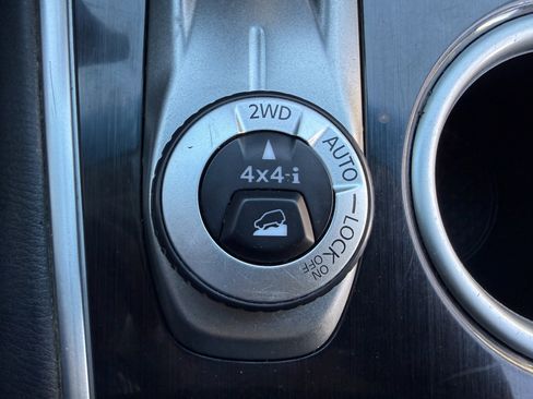 Used 2015 Nissan Pathfinder S image 34