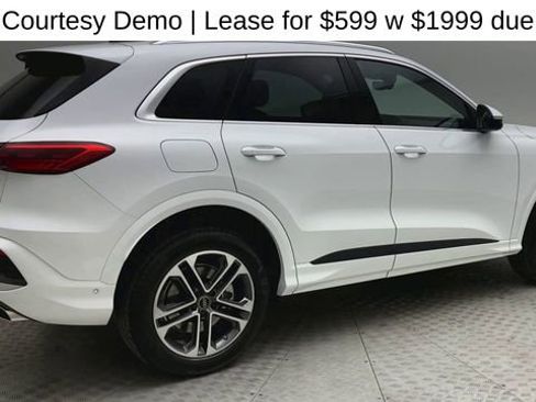 Used 2025 Audi Q5 2.0T Premium w/ Convenience Package image 2