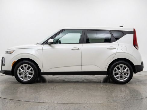 Used 2025 Kia Soul LX w/ LX Technology Package FWD image 5