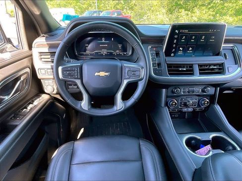 Used 2024 Chevrolet Tahoe LT w/ LT Signature Package AWD/4WD image 17
