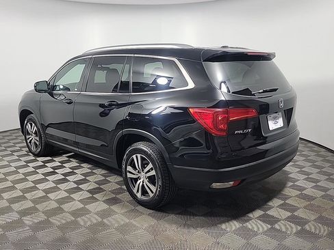 Certified 2017 Honda Pilot EX image 10