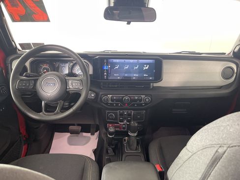 Used 2024 Jeep Wrangler Willys image 14