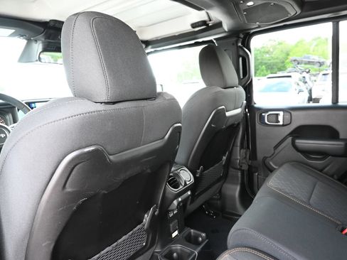 Used 2026 Jeep Gladiator Mojave AWD/4WD image 19