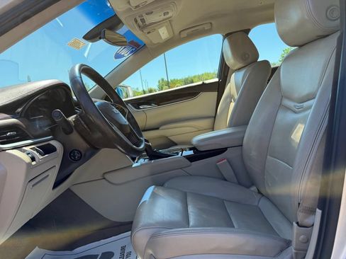 Certified 2017 Cadillac XTS Luxury FWD image 2