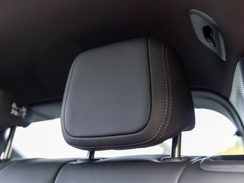 New 2025 Porsche Macan Electric image 43