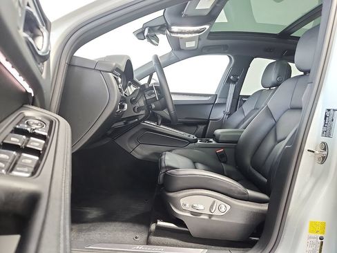 Used 2026 Porsche Macan AWD/4WD image 5