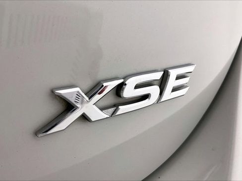 Used 2023 Toyota Camry XSE image 7