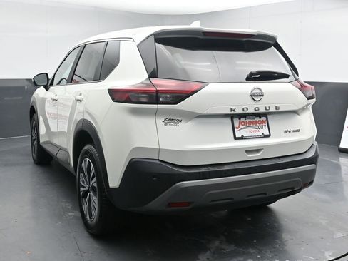 Used 2023 Nissan Rogue SV image 6
