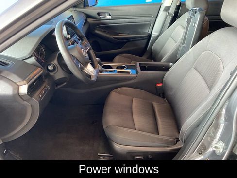 Used 2024 Nissan Altima 2.5 SV FWD image 7