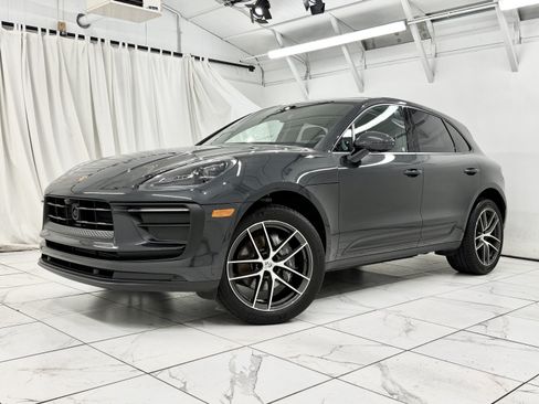 Certified 2024 Porsche Macan AWD/4WD image 1