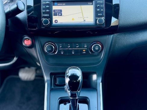 Used 2017 Nissan Sentra SV w/ Driver's Assist Package FWD image 17