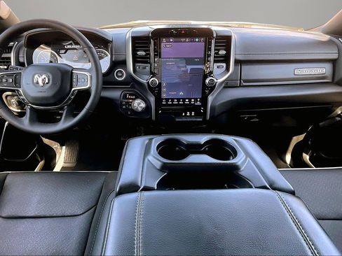Used 2025 RAM 1500 Laramie AWD/4WD image 8