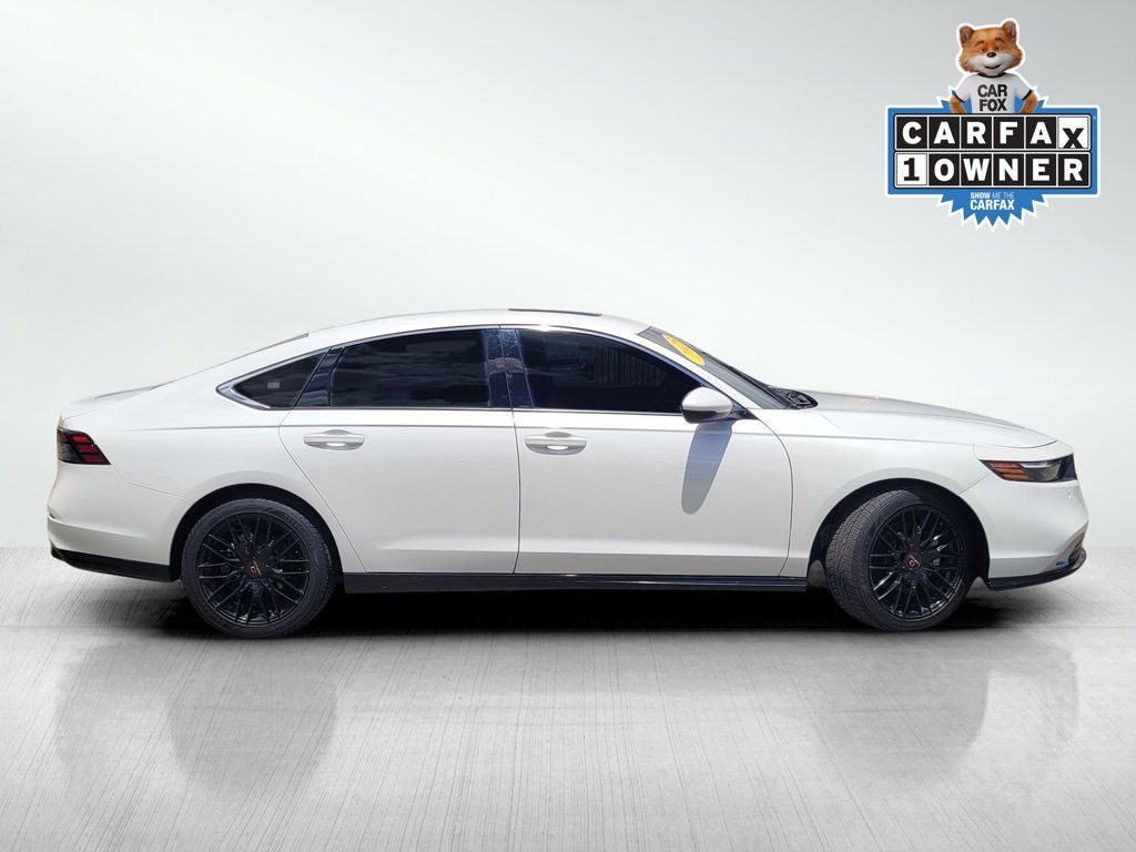 Used 2025 Honda Accord Touring image 3