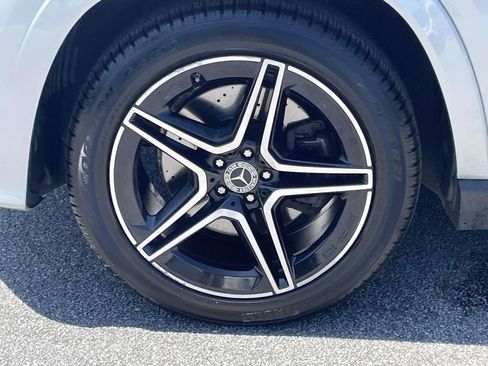 Used 2024 Mercedes-Benz GLS 450 4MATIC image 10