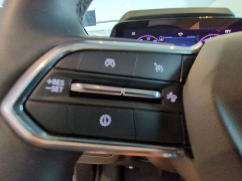 Used 2025 Chevrolet Tahoe High Country image 15