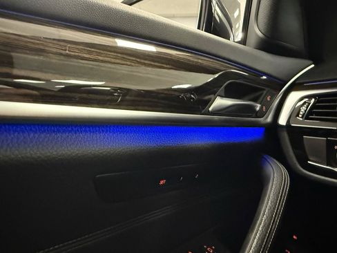 Used 2019 BMW 530e RWD image 25