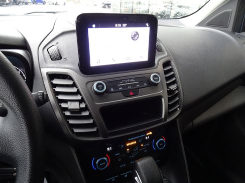 Used 2019 Ford Transit Connect XLT image 17