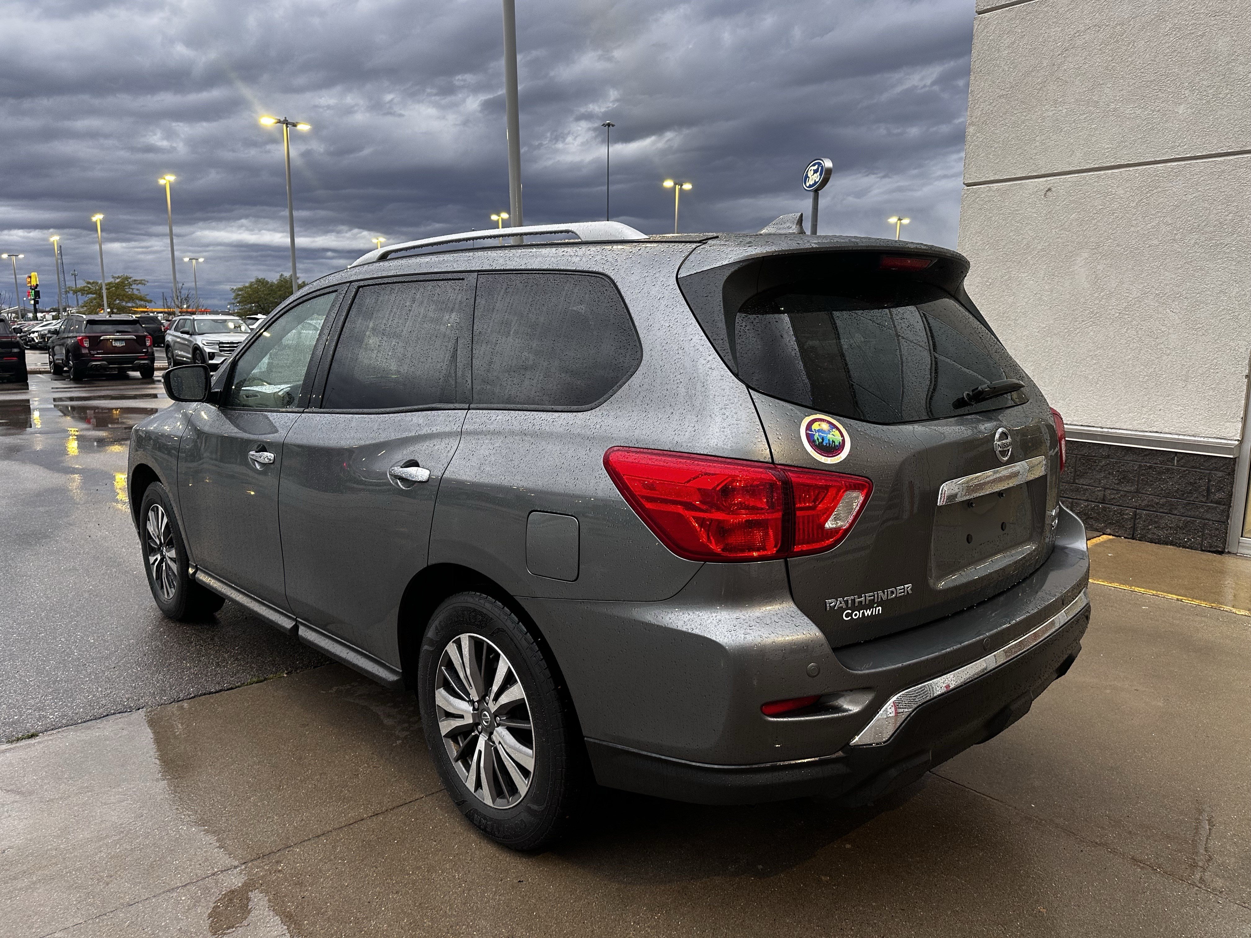 Used 2020 Nissan Pathfinder SV AWD/4WD image 4